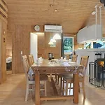 4 Bedroom Beautiful In Feriehus
