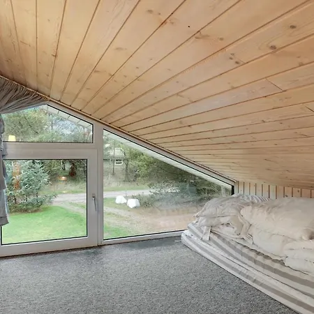 4 Bedroom Beautiful In Holiday home Saltum