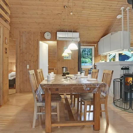 4 Bedroom Beautiful In Holiday home