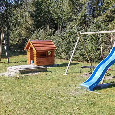 4 Bedroom Beautiful In בית נופש *