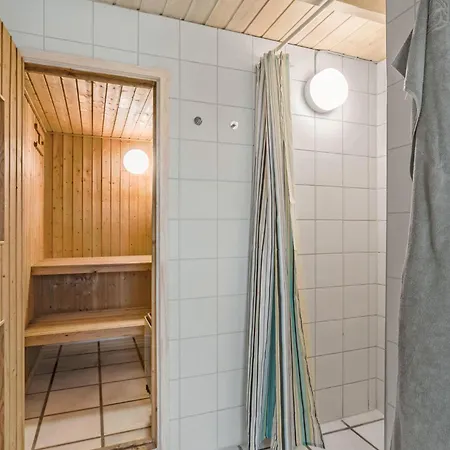 Holiday home 4 Bedroom Beautiful In