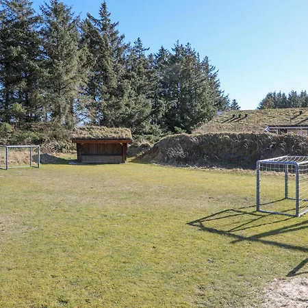 Feriehus 4 Bedroom Beautiful In